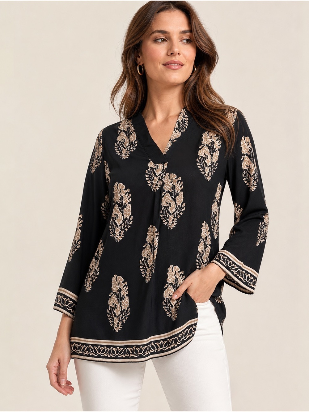 Emery Rose Bkack & Cream Printed V-Neck Womens Top